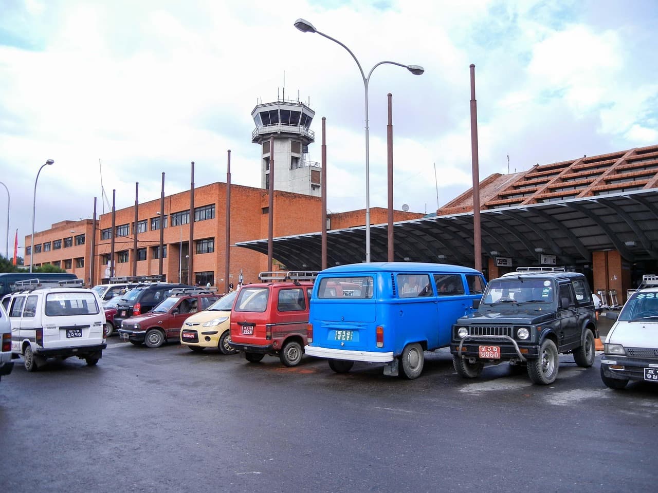 asia, nepal, airport, kathmandu, travel, tourist, city, traveling, vehicle, parking, sightseeing, transportation, automobile, parked, architecture, tourism, car, wallpapers, car, urban, destination, j